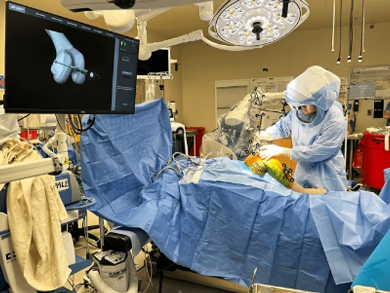 Cirurgia Robótica de Prótese de Joelho é Mais Precisa?